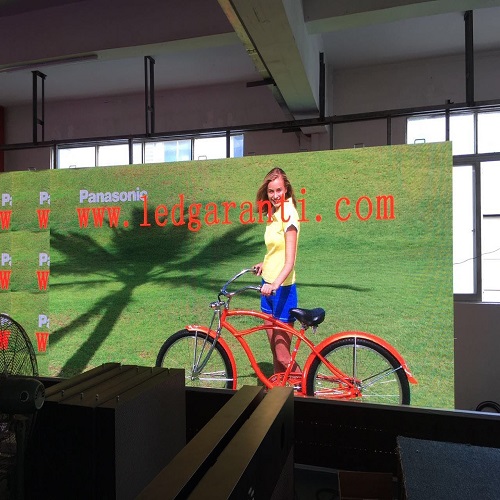 Kapalı Alan Küçük Piksel Aralığı LED Ekranı – Benzersiz Tasarım COB P0.4, Uygulama